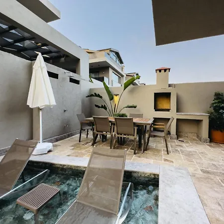 Luxurious W Pool Sauna Patio In *